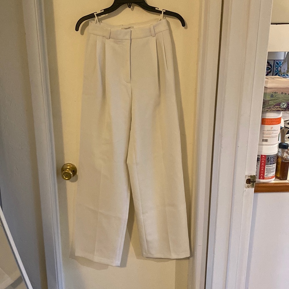 Aritzia Babaton Pleated Pant